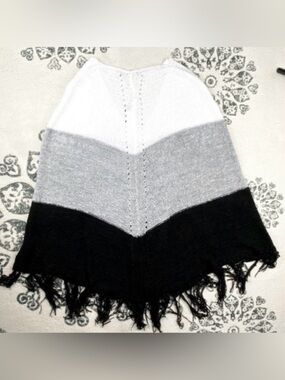 Maxsport Size S/M Black Combo Hi-lo Fringed Hem Poncho